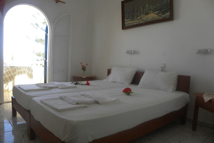 Room 7 of 48