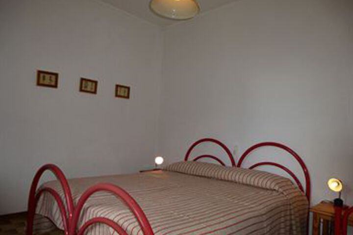 Room 18 of 33