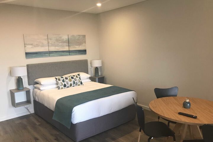 Room 3 of 37