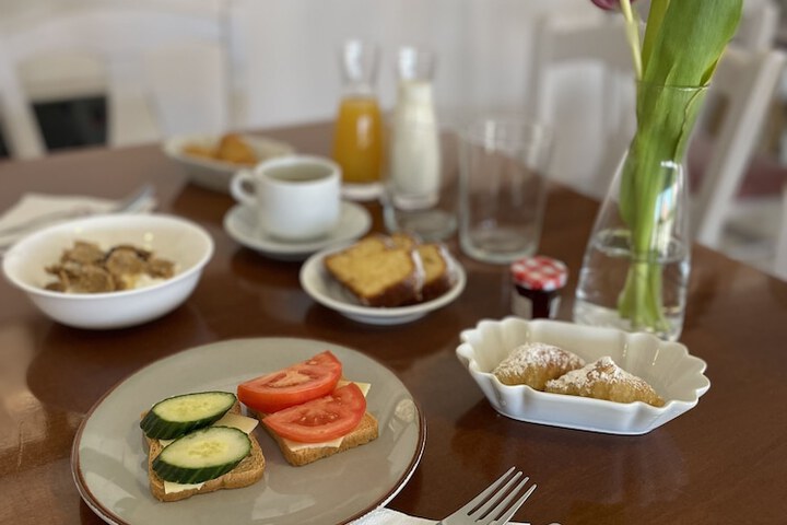 Breakfast/Coffee Service 103 of 141