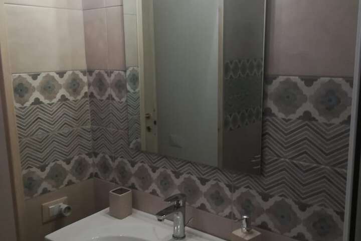 Room 12 of 28