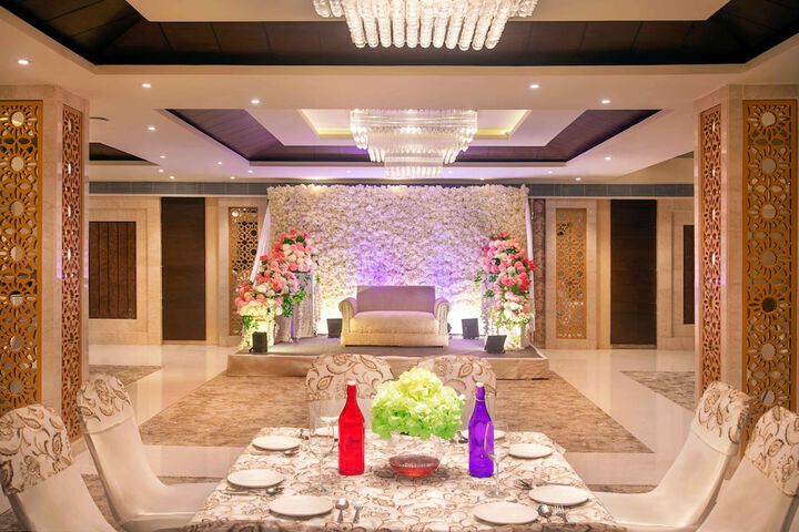 Ballroom/Hall 44 of 54