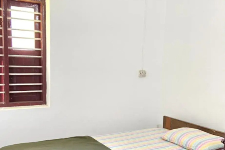 Room 4 of 5