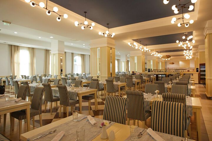 Dining 88 of 127