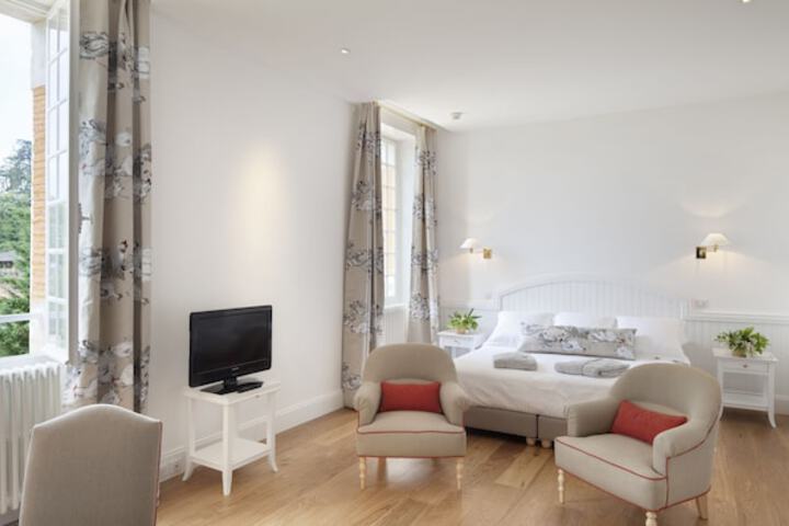 Room 2 of 22