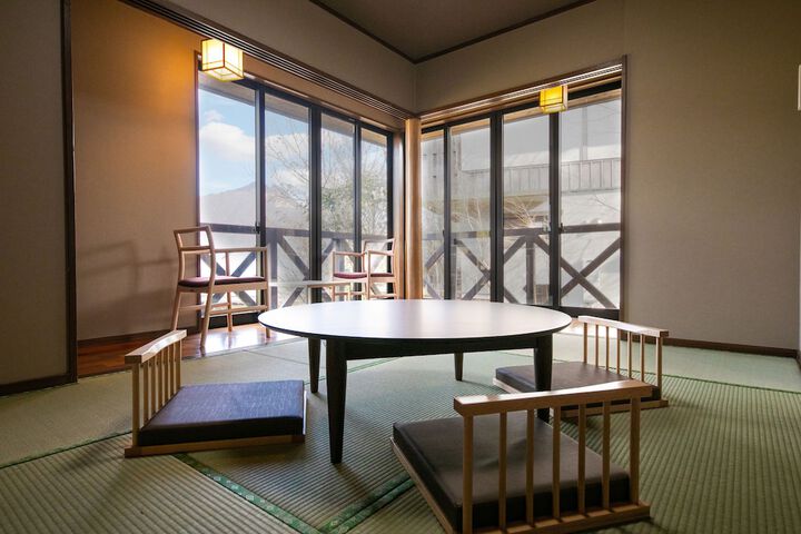 Room 5 of 27