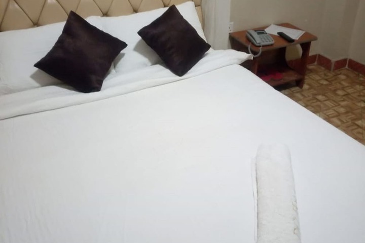 Room 3 of 23