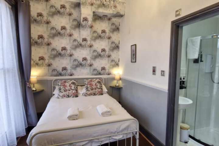Room 167 of 263