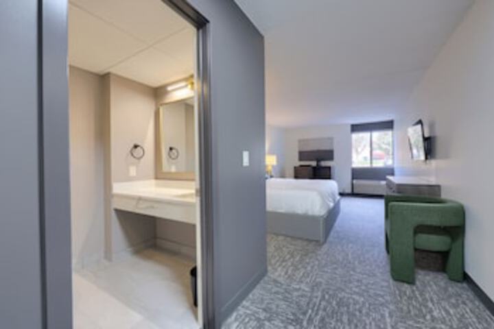 Room 46 of 99