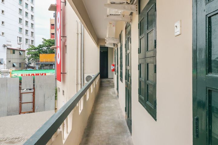 OYO 46738 Egmore Shelters