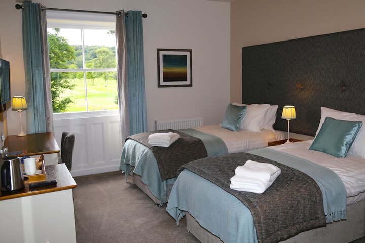 Room 4 of 13