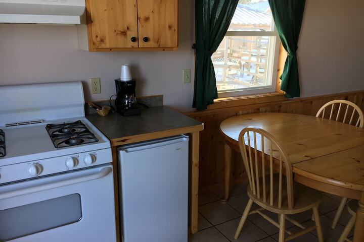 Room 4 of 77