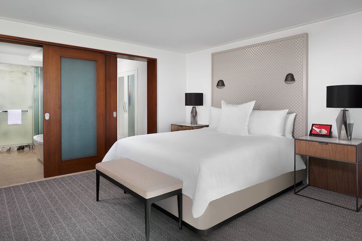 Room 30 of 110