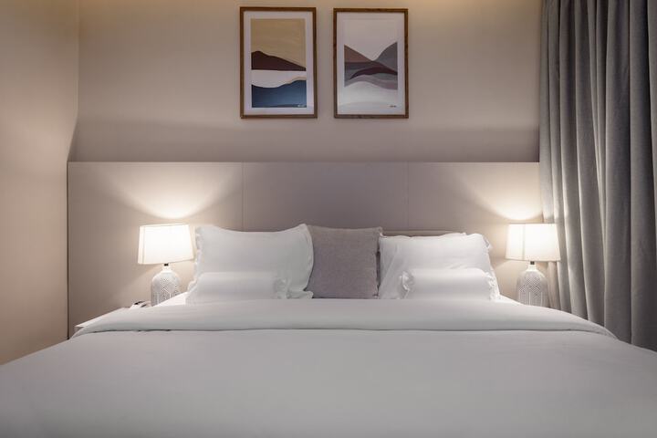 Room 16 of 36