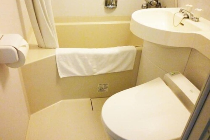 Room 13 of 25