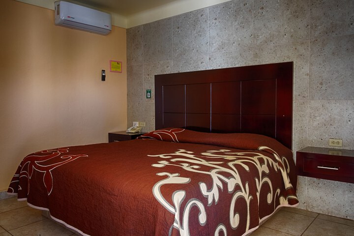 Room 6 of 42