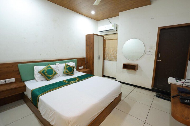 Room 14 of 38
