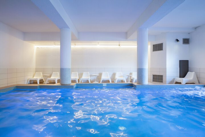 Hotel with Pool