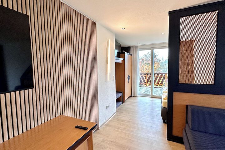 Room 6 of 19