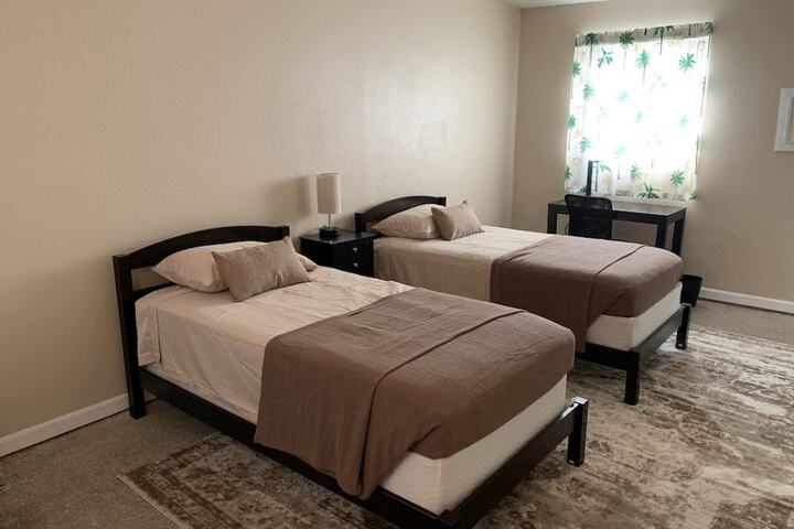 Traditional Double Bed (2 of 3)