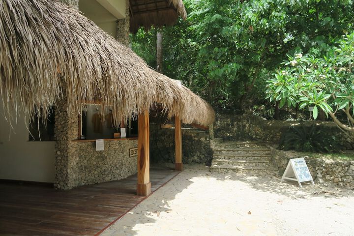 Hotel 2 of 81