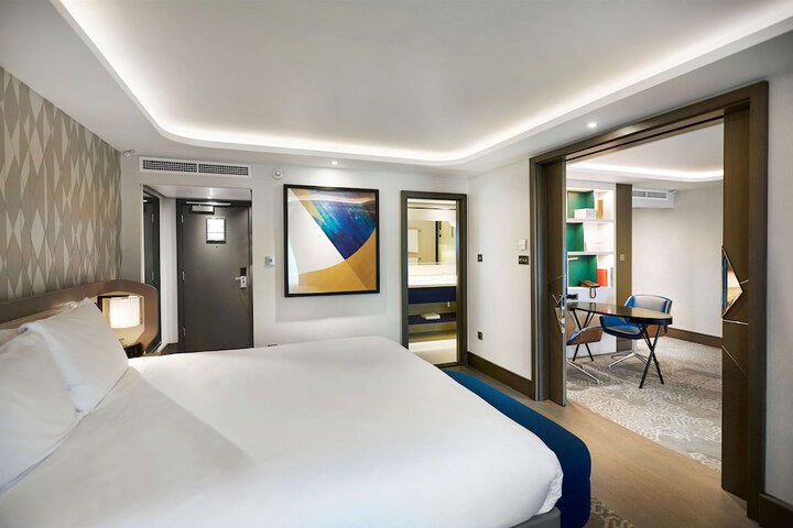 Room 17 of 113