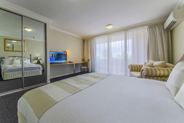 Room 3 of 61