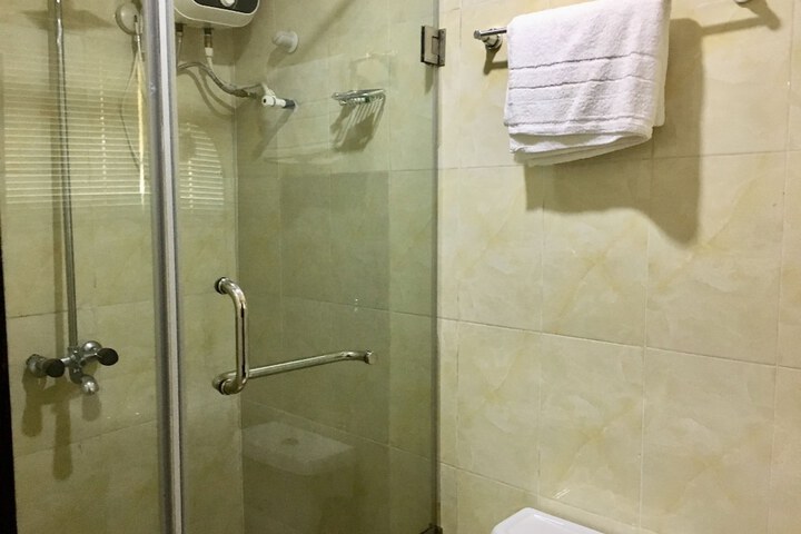 Room 14 of 16