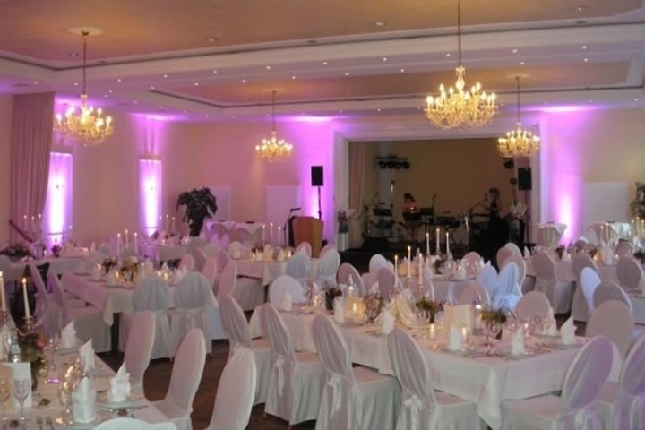 Ballroom/Hall 25 of 32
