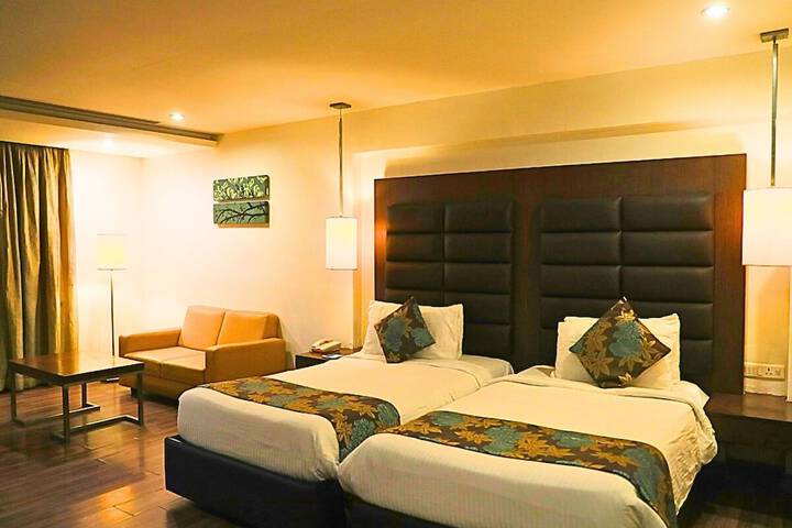 Room 8 of 28