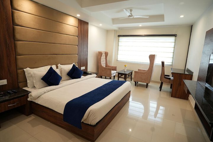 Room 3 of 12