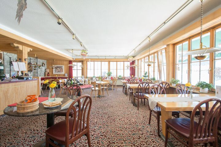 Dining 50 of 93