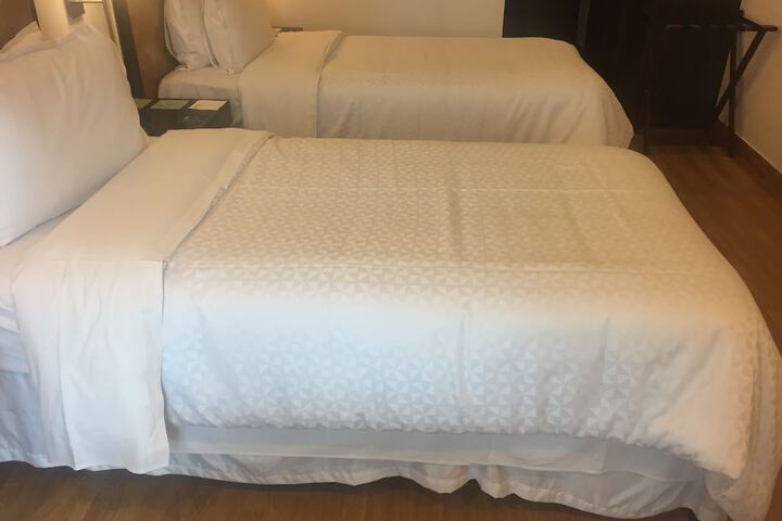 Room 5 of 62