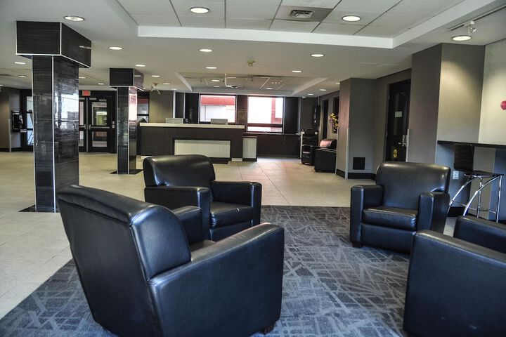 Entrance & Lobby
