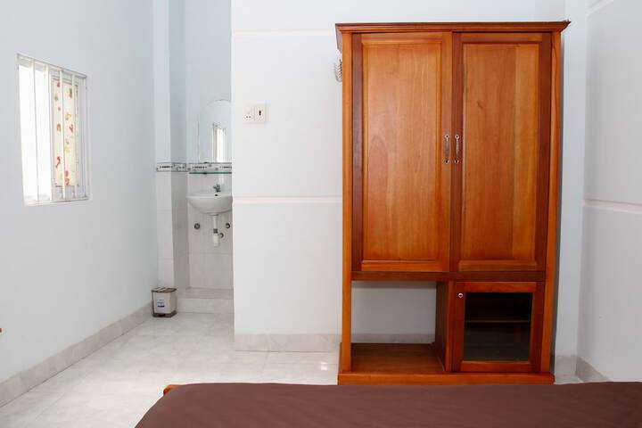 Room 11 of 23