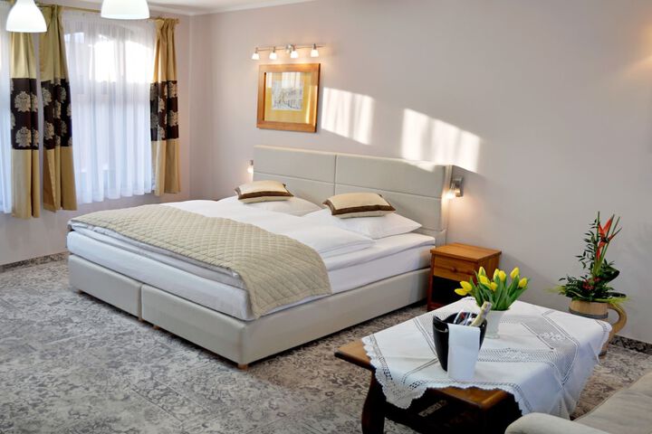 Room 10 of 91