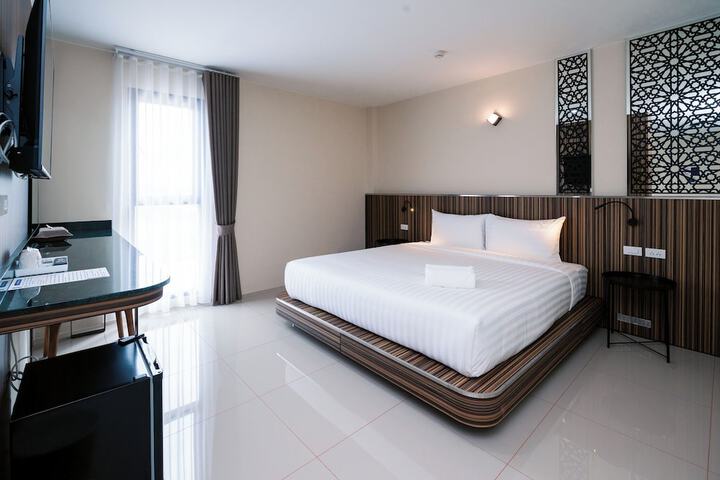 Room 16 of 97