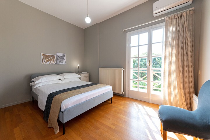 Room 5 of 49