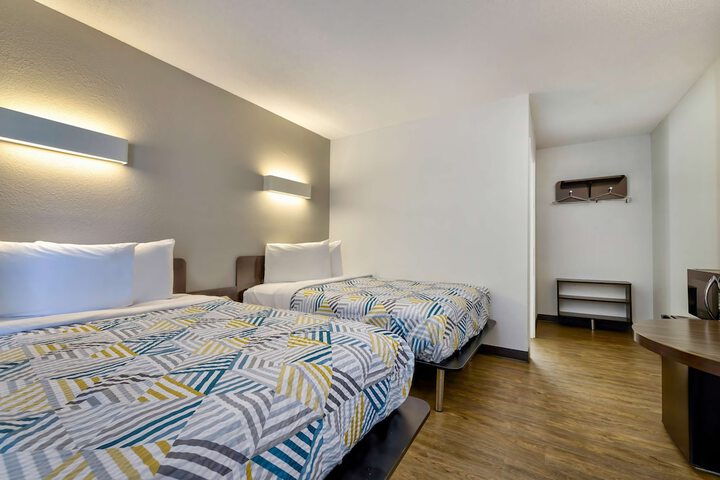 2 Double Beds (6 of 9)