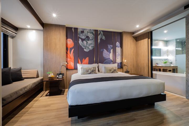 Room 14 of 83