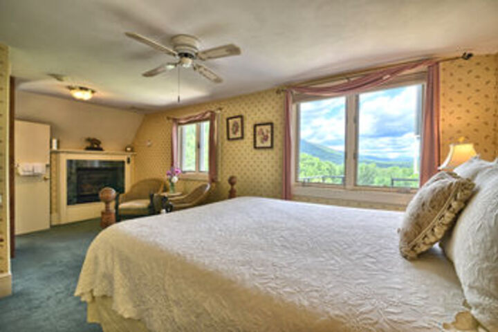 Room 15 of 49