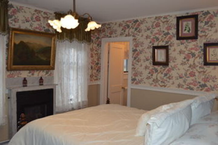 Room 83 of 117