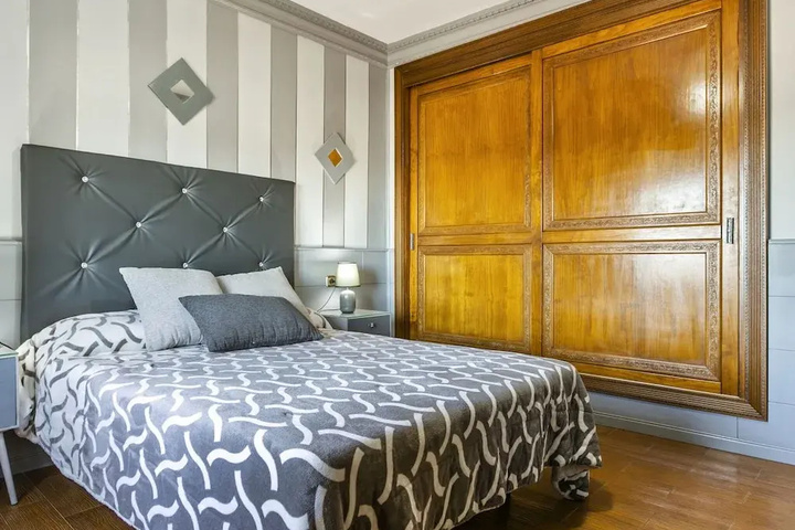 Room 3 of 20