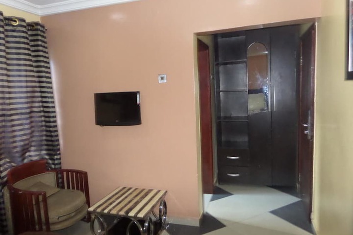 Room 3 of 14