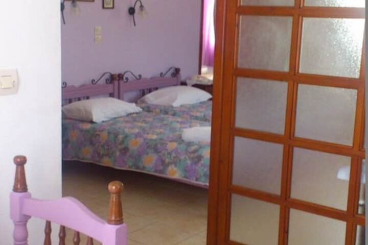 Room 9 of 96