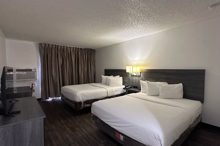 Room 4 of 10