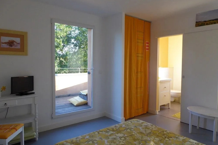 Room 2 of 15
