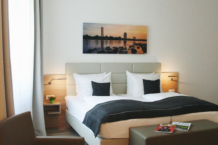 Room 15 of 43