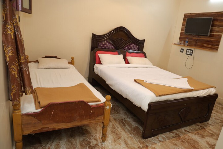 Room 8 of 38