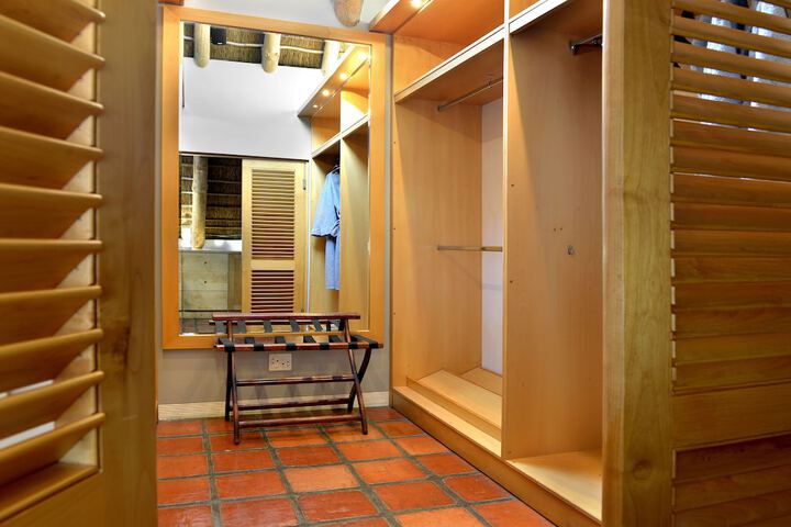 Room 5 of 40
